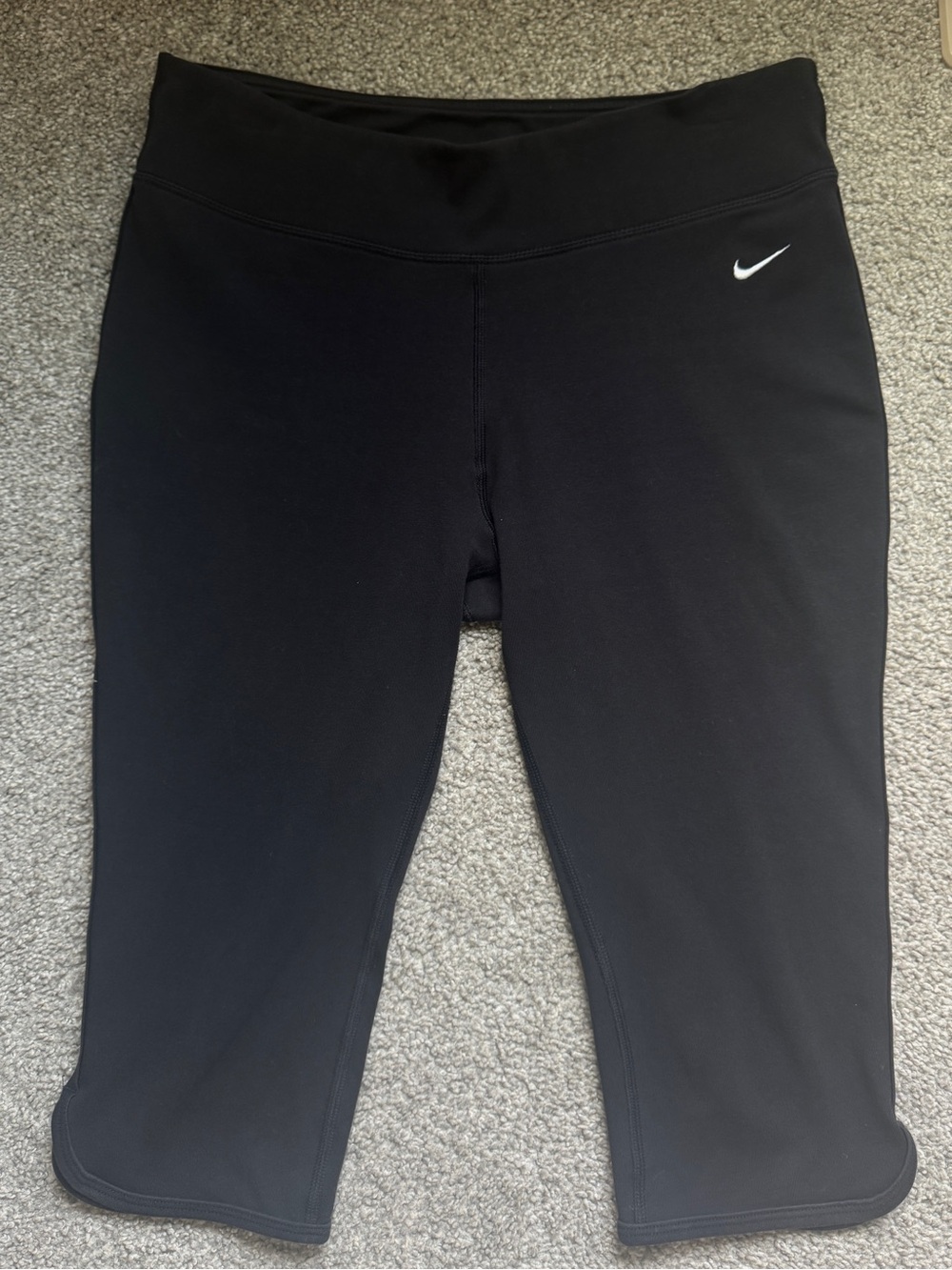 Nike Women’s Capri Leggings